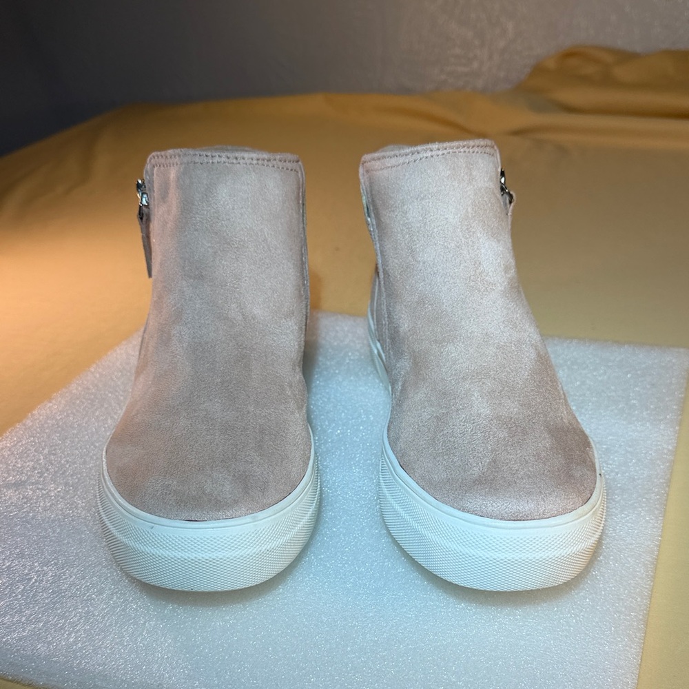 SODA ankle, booties sides, zipper size 10 pink